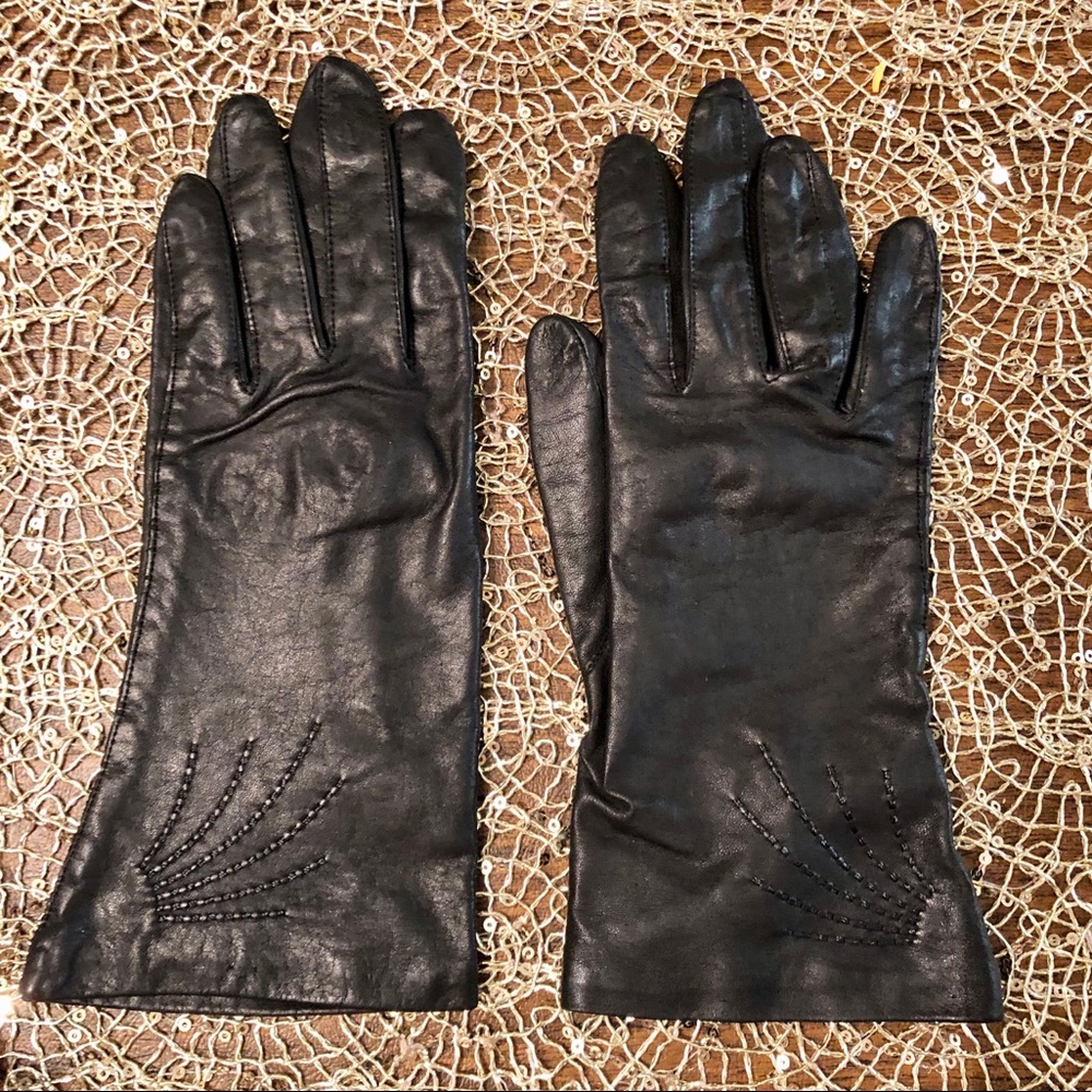 VINTAGE WOMEN’S BLACK LEATHER GLOVES